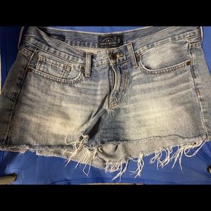 Women’s cut off jean shorts